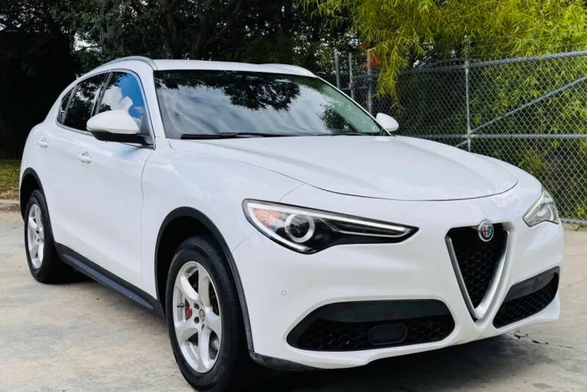 2018 Alfa Romeo Stelvio Base photo 1