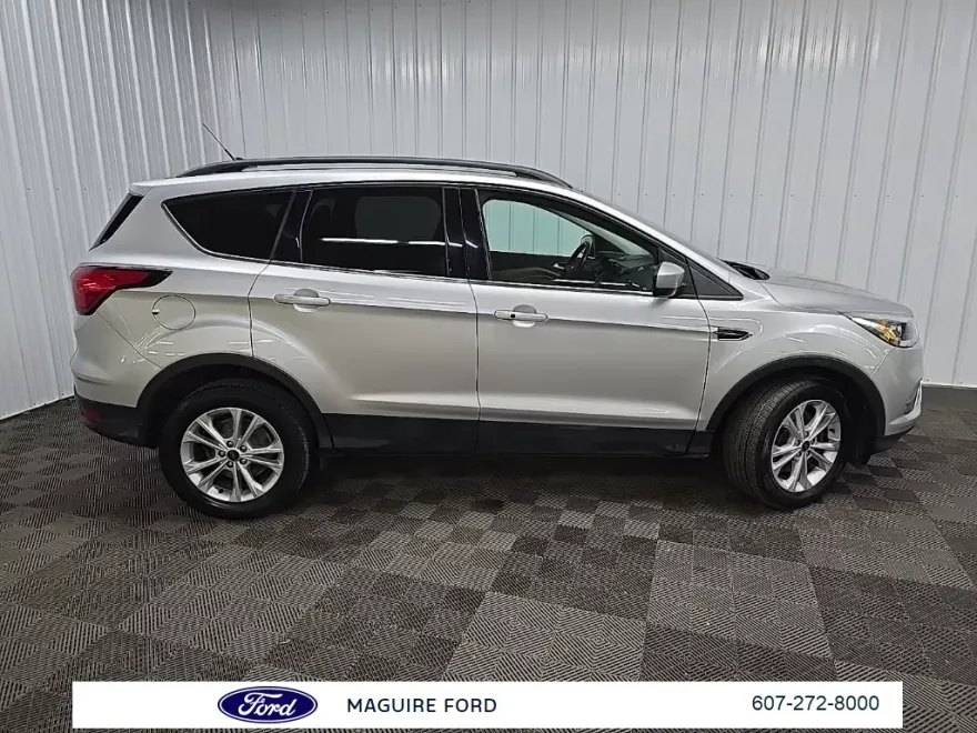 2019 Ford Escape SEL photo 1