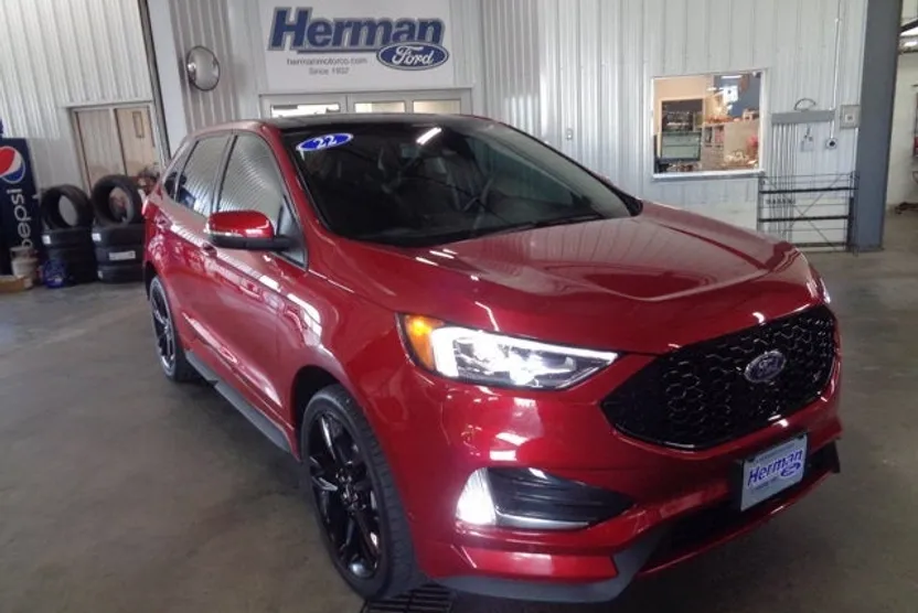 2022 Ford Edge ST photo 1