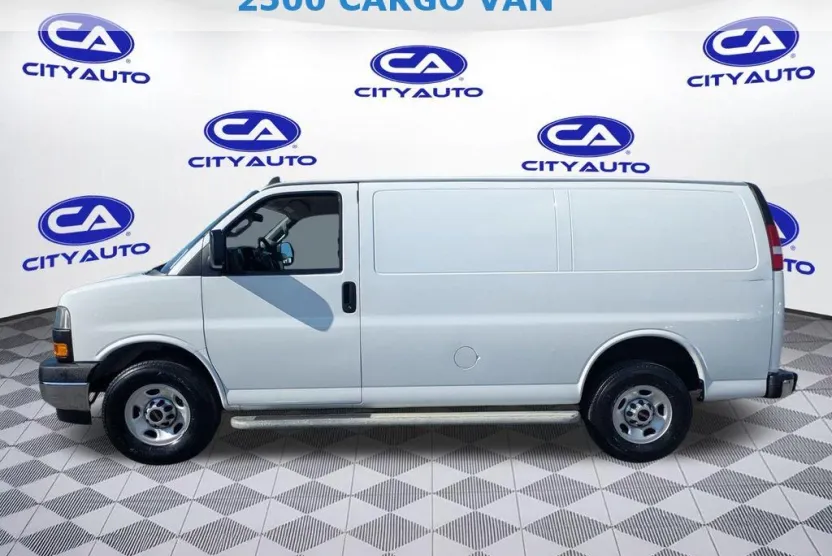 2023 Gmc Savana 2500 Cargo photo 1