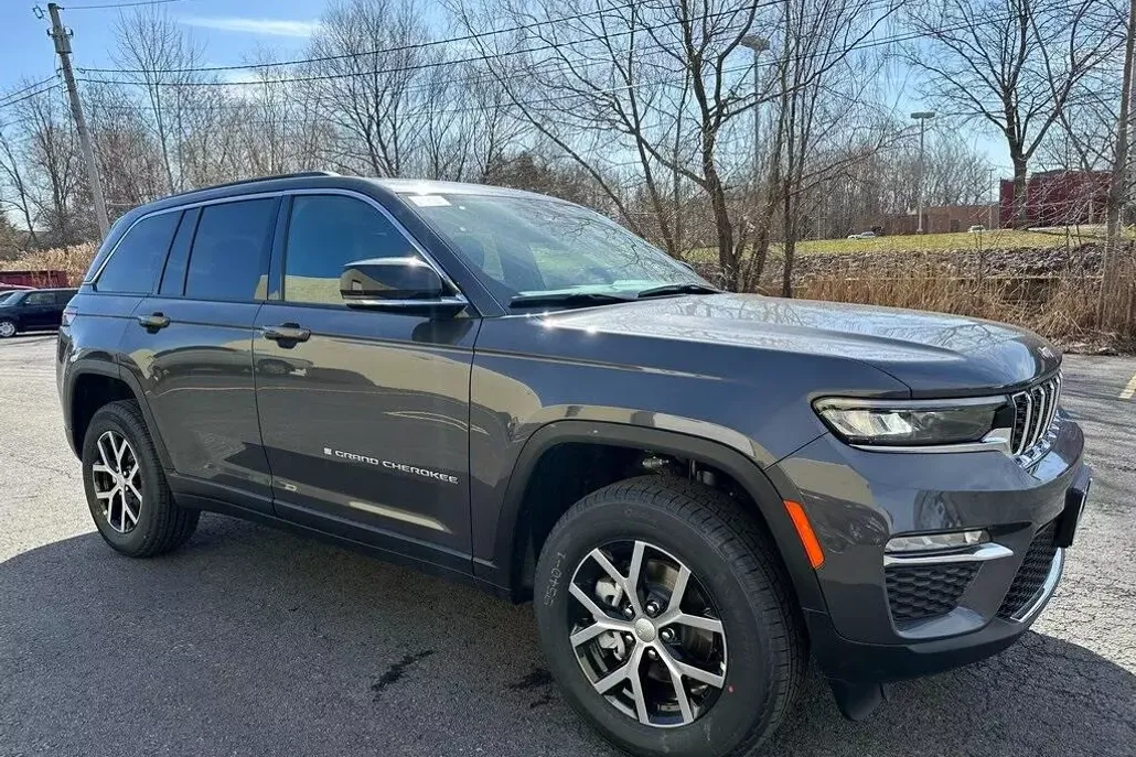 2025 Jeep Grand Cherokee Limited photo 1