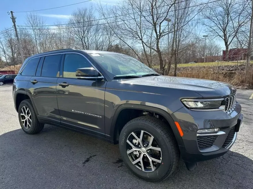 2025 Jeep Grand Cherokee Limited photo 1