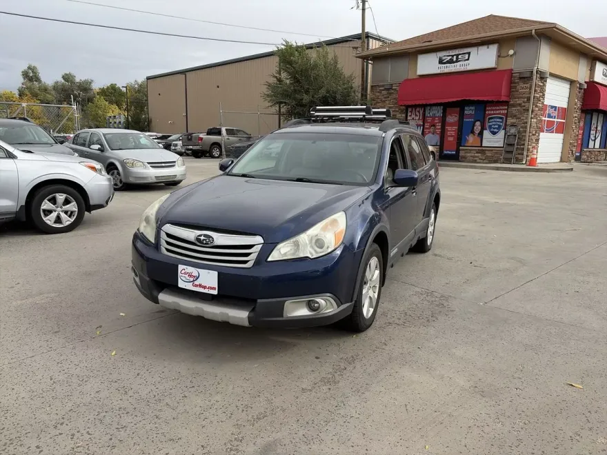 2010 Subaru Outback 2.5i photo 1