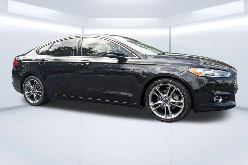 2013 Ford Fusion Titanium photo 1