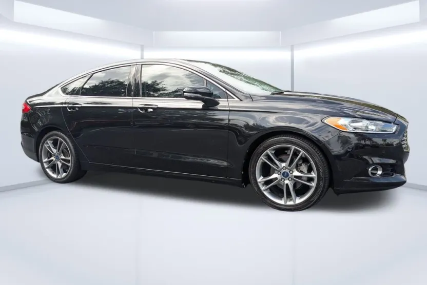 2013 Ford Fusion Titanium photo 1