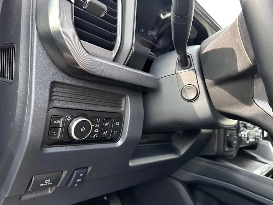 2025 Ford F-250 photo 37