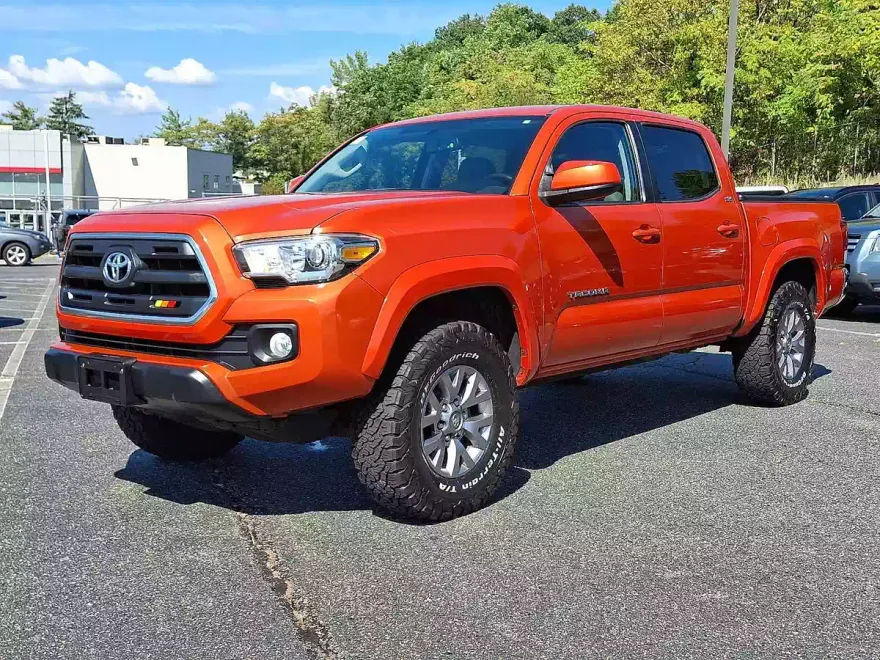 2016 Toyota Tacoma SR5 photo 1