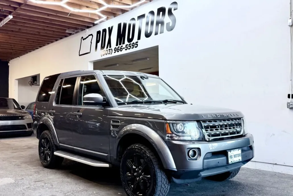 2016 Land Rover LR4 HSE photo 1