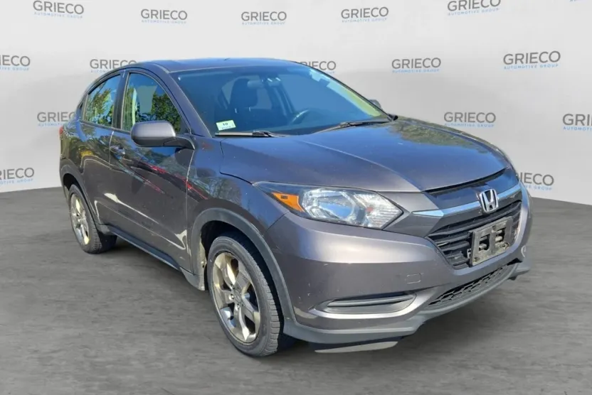2017 Honda HR-V LX photo 1