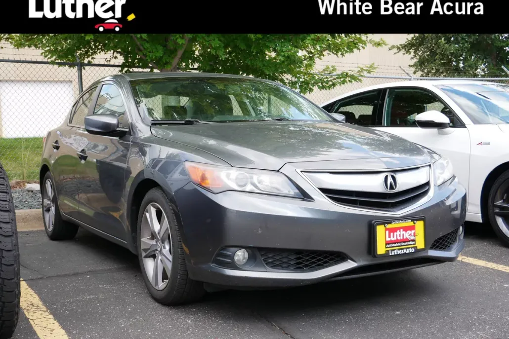 2013 Acura ILX 2.0L Premium photo 1