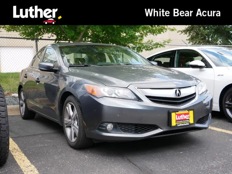 2013 Acura ILX 2.0L Premium photo 1