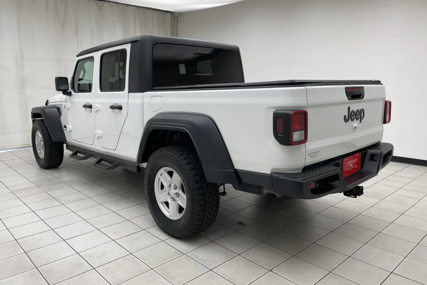 2020 Jeep Gladiator Sport S photo 1