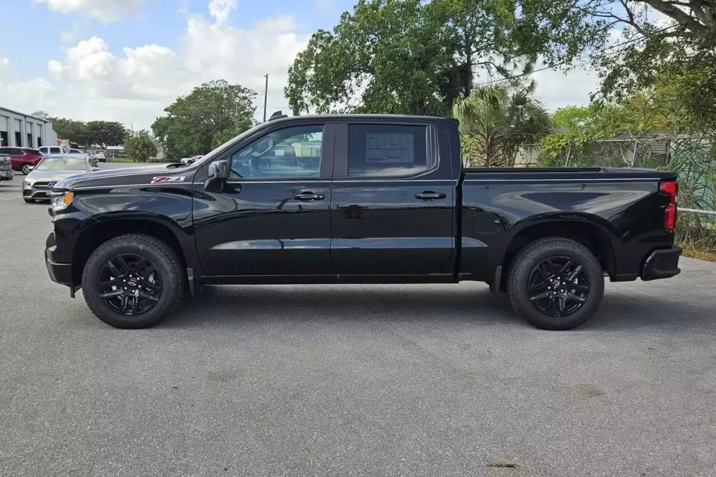 2025 Chevrolet Silverado 1500 RST photo 1