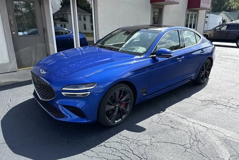 2023 Genesis G70 3.3T photo 1