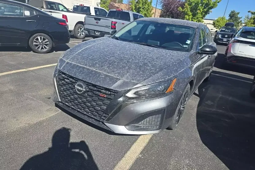 2023 Nissan Altima 2.5 SR photo 1