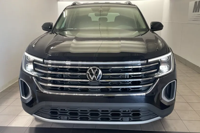 2026 Volkswagen Atlas SE photo 1