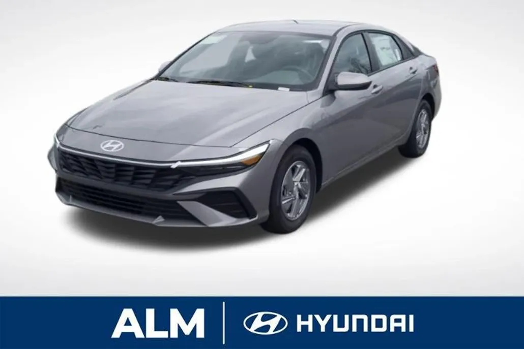 2025 Hyundai Elantra SE photo 1