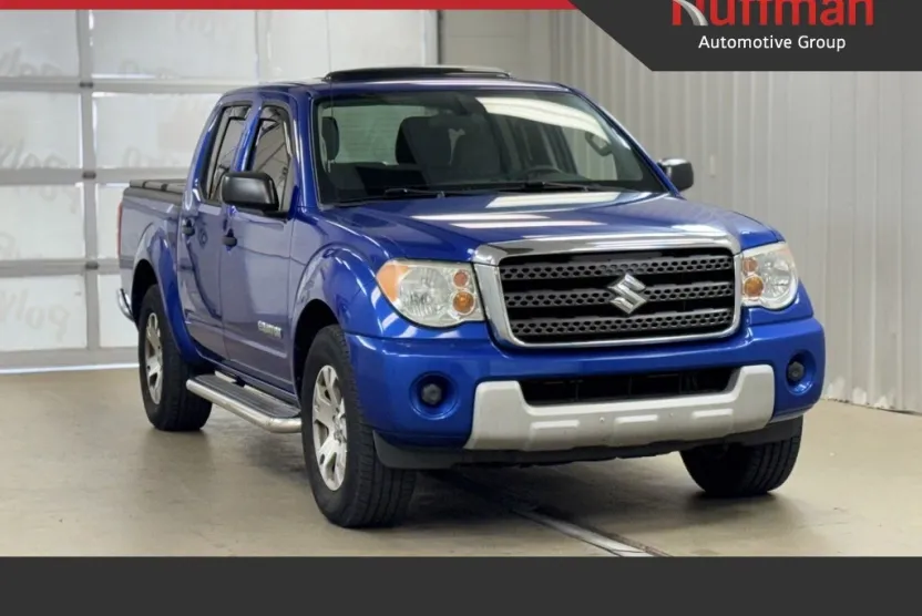 2012 Suzuki Equator photo 1