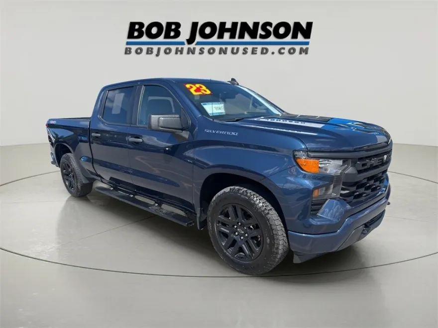 2023 Chevrolet Silverado 1500 Custom photo 1