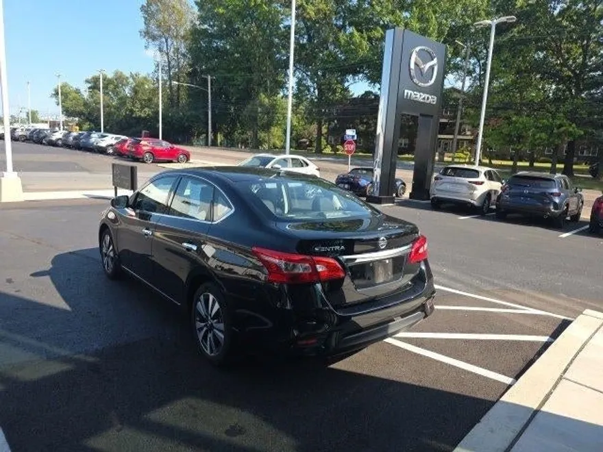2016 Nissan Sentra SL photo 1