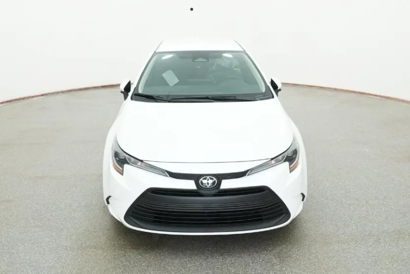 2025 Toyota Corolla LE photo 1