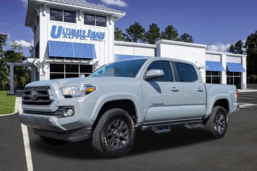2021 Toyota Tacoma Double Cab V6 SR5 photo 1