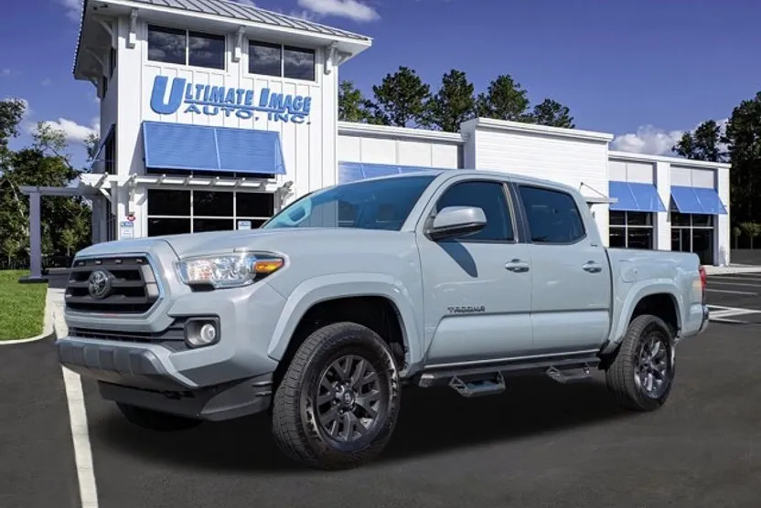 2021 Toyota Tacoma Double Cab V6 SR5 photo 1