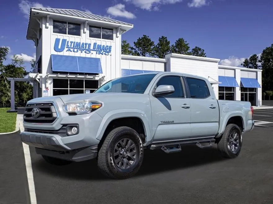 2021 Toyota Tacoma Double Cab V6 SR5 photo 1