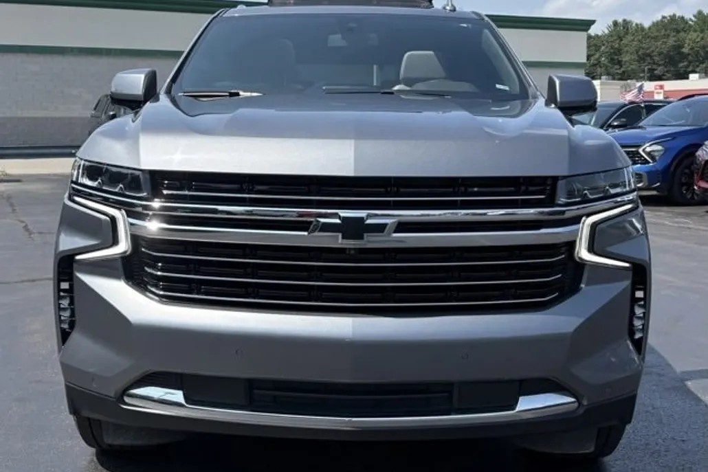 2022 Chevrolet Tahoe LT photo 1
