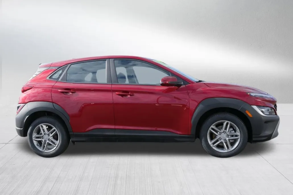 2023 Hyundai Kona SE photo 1