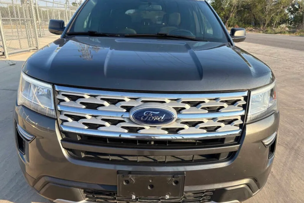 2018 Ford Explorer XLT photo 1