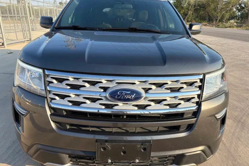 2018 Ford Explorer XLT photo 1