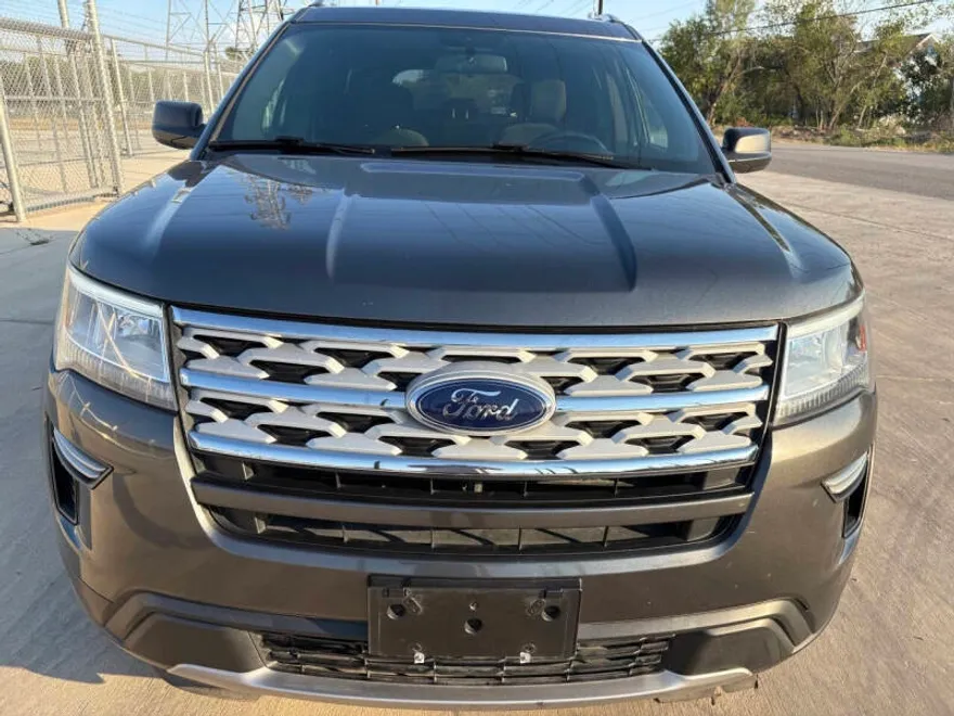 2018 Ford Explorer XLT photo 1