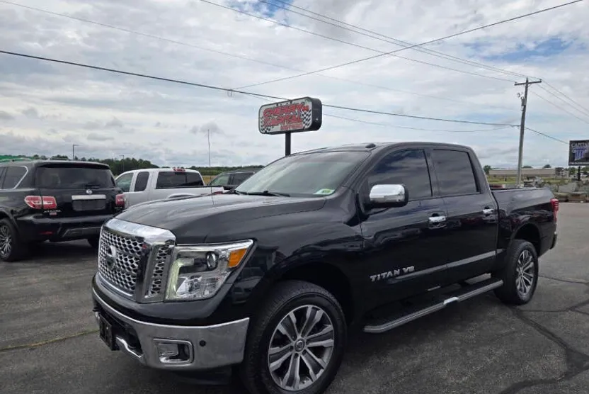 2018 Nissan Titan SL photo 1