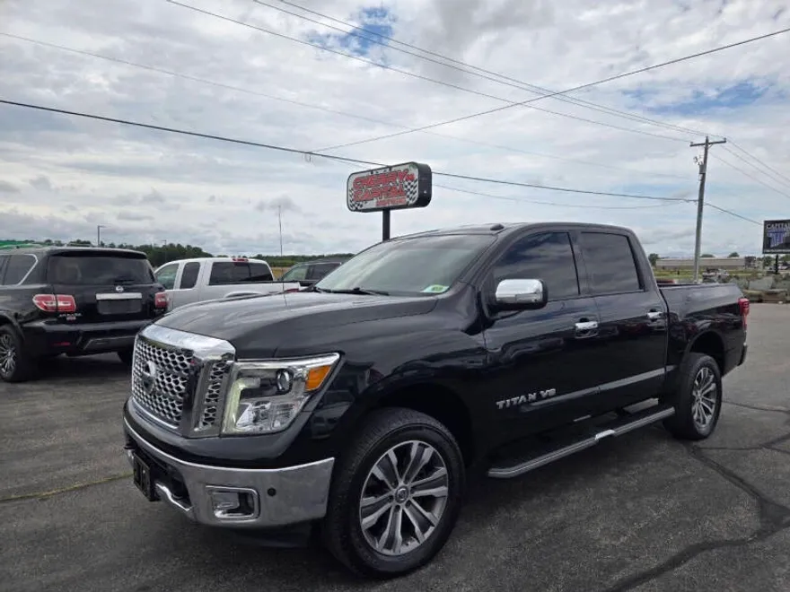 2018 Nissan Titan SL photo 1