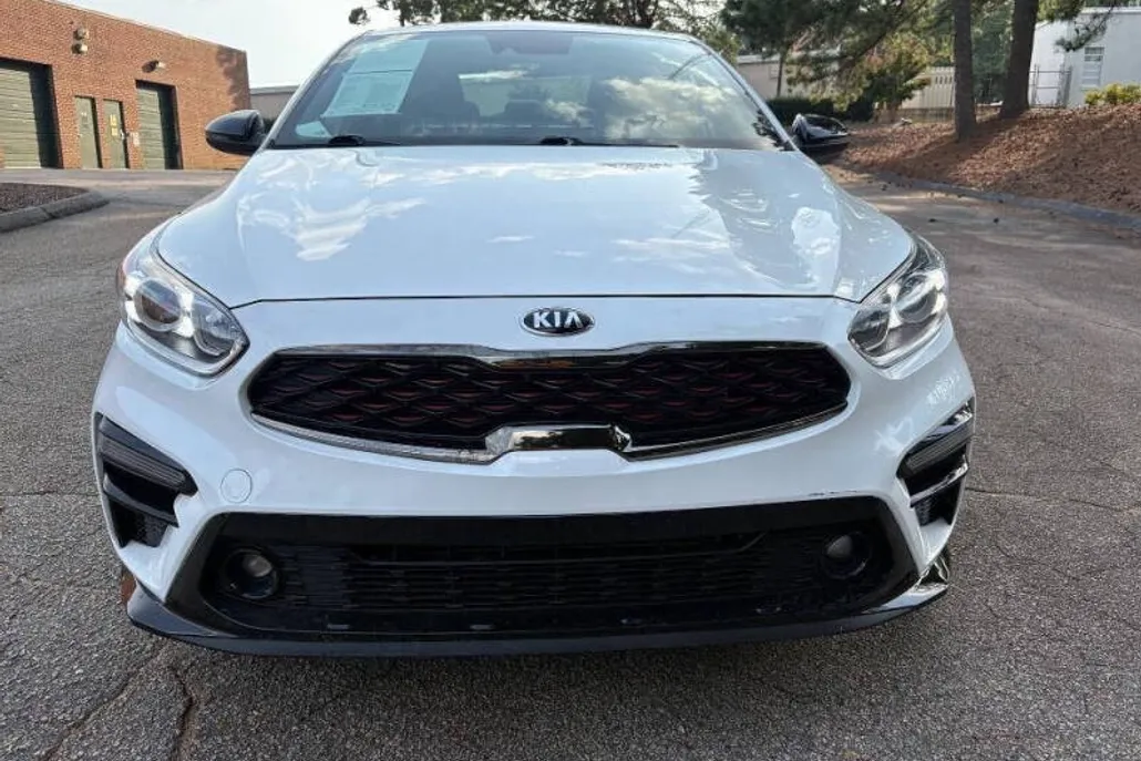 2021 Kia Forte GT-Line photo 1
