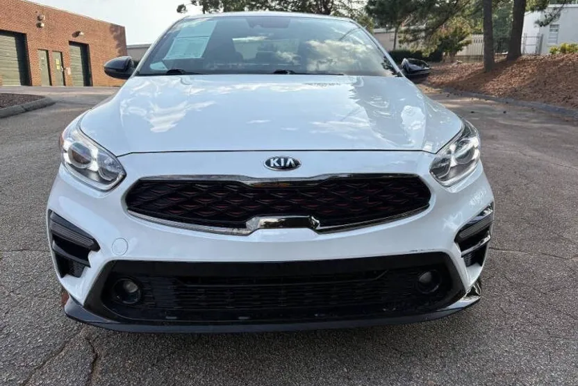 2021 Kia Forte GT-Line photo 1