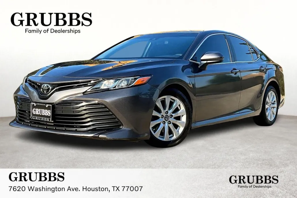 2019 Toyota Camry L photo 1