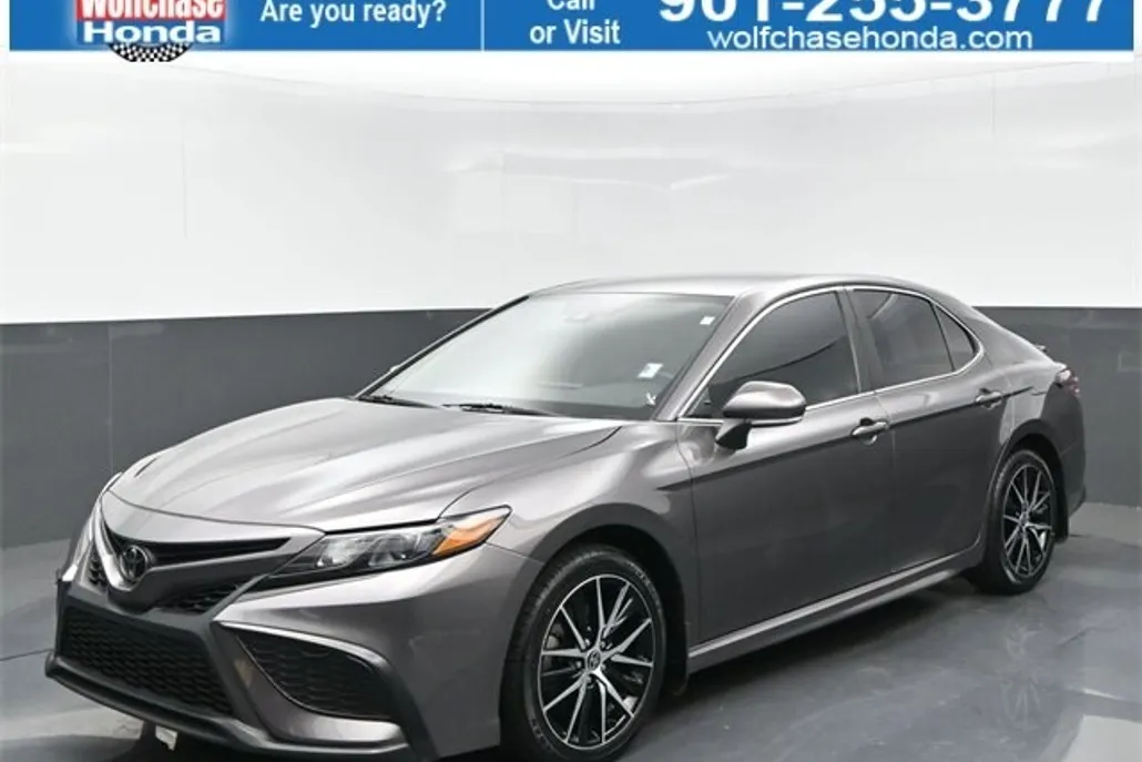 2023 Toyota Camry SE photo 1