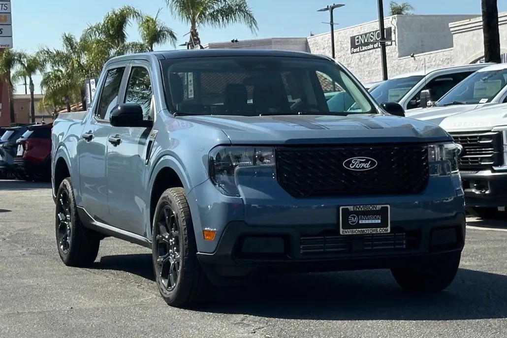 2025 Ford Maverick XLT photo 1