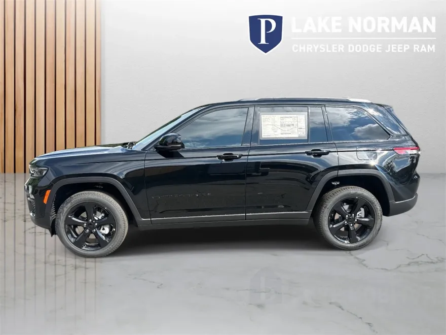 2025 Jeep Grand Cherokee Limited photo 1