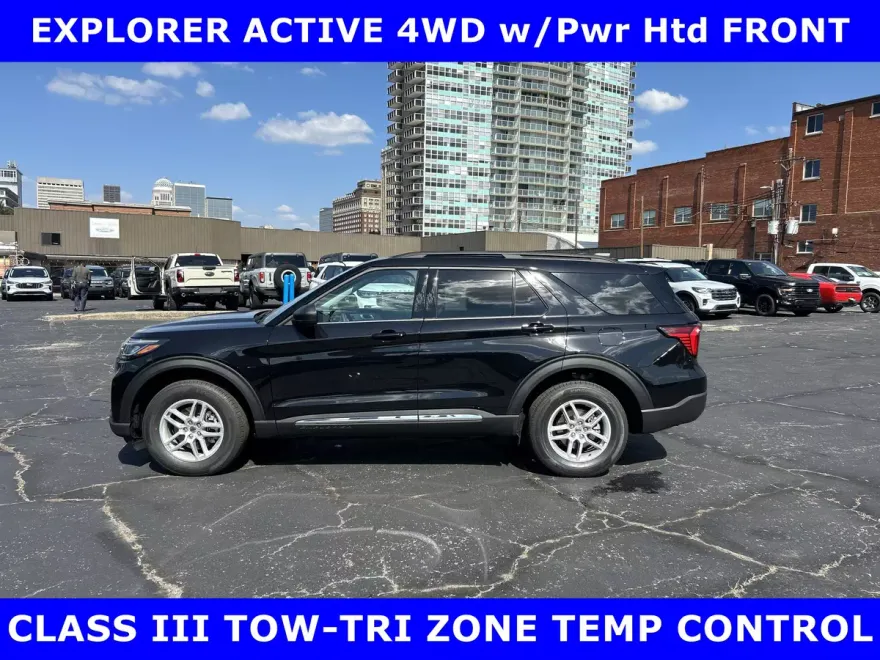 2025 Ford Explorer photo 1