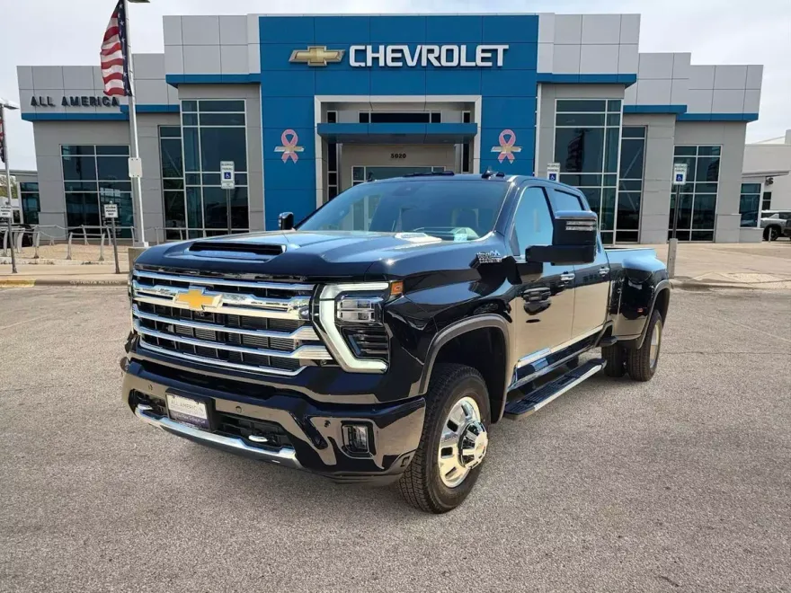 2026 Chevrolet Silverado 3500HD High Country photo 1