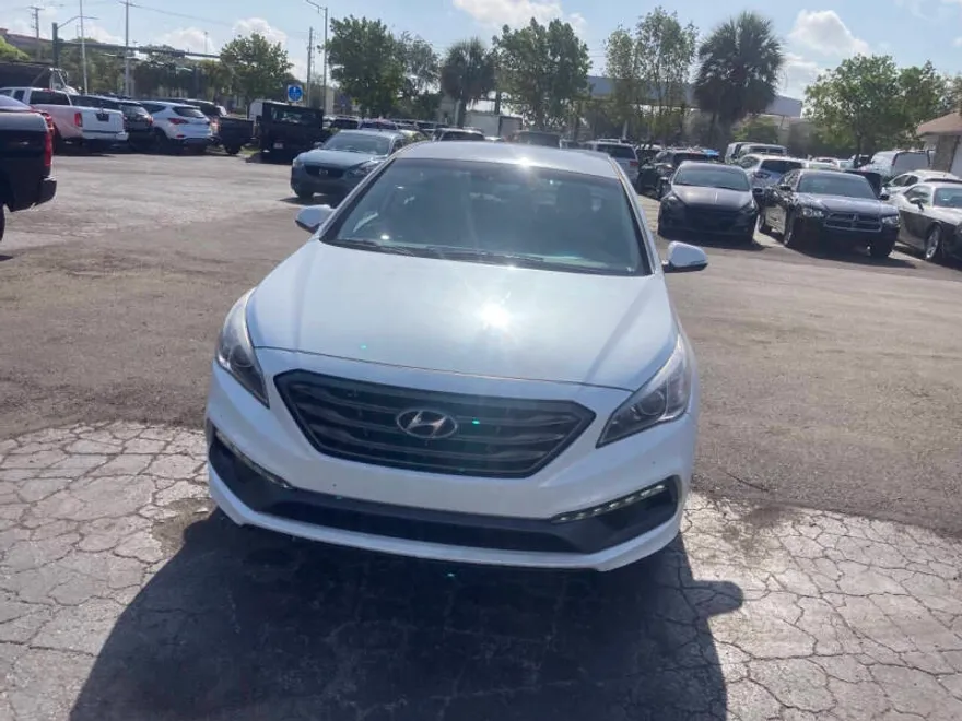 2017 Hyundai Sonata Sport photo 1