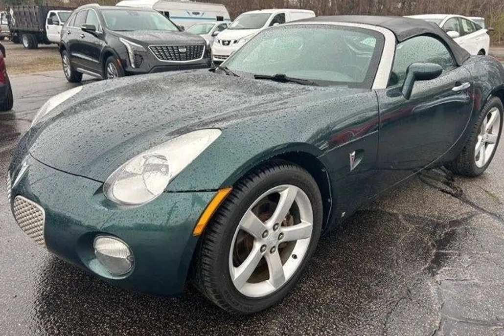 2008 Pontiac Solstice Base photo 1