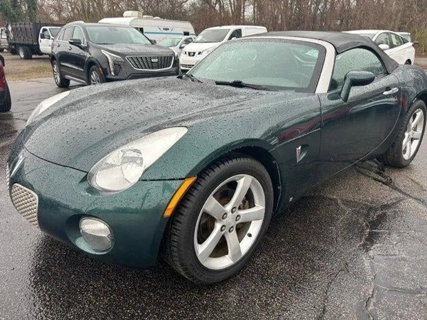 2008 Pontiac Solstice Base photo 1