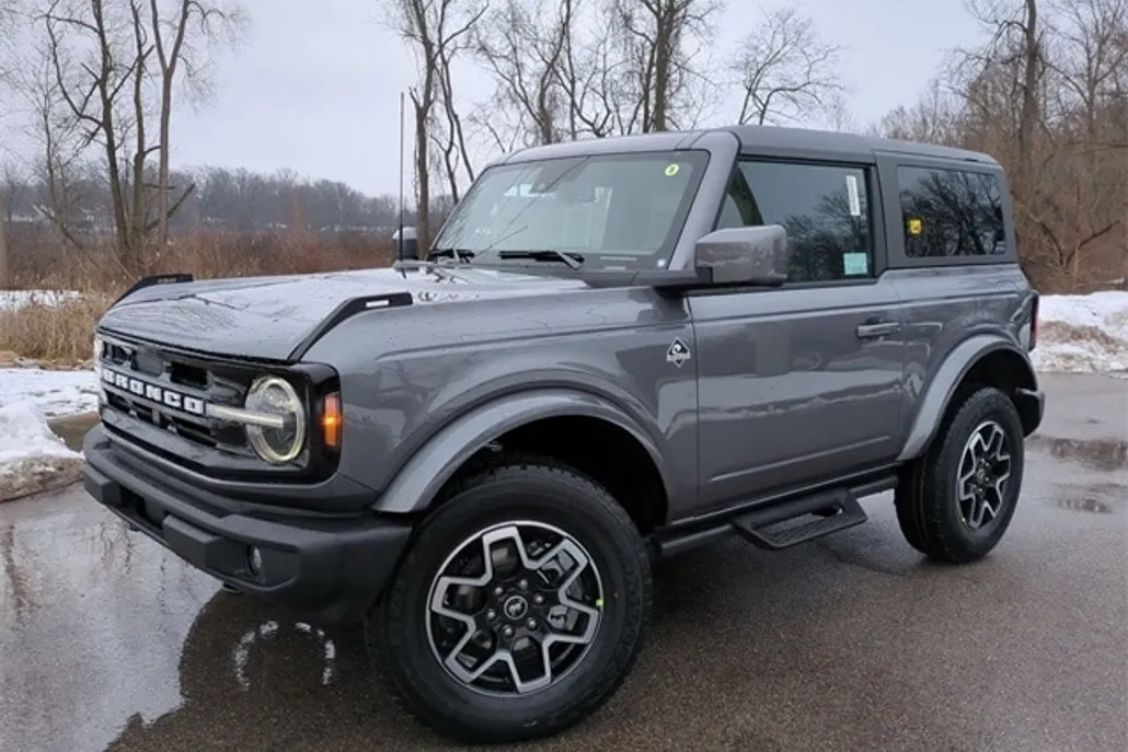 2023 Ford Bronco Outer Banks photo 1