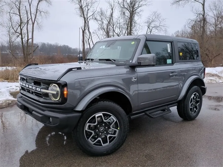2023 Ford Bronco Outer Banks photo 1