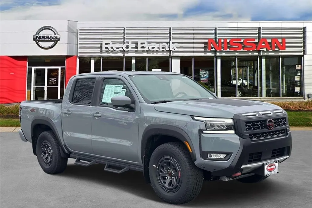 2025 Nissan Frontier PRO-4X photo 1