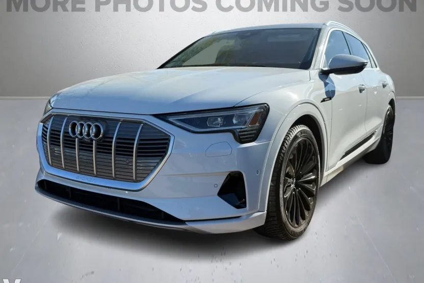 2019 Audi e-tron Prestige photo 1